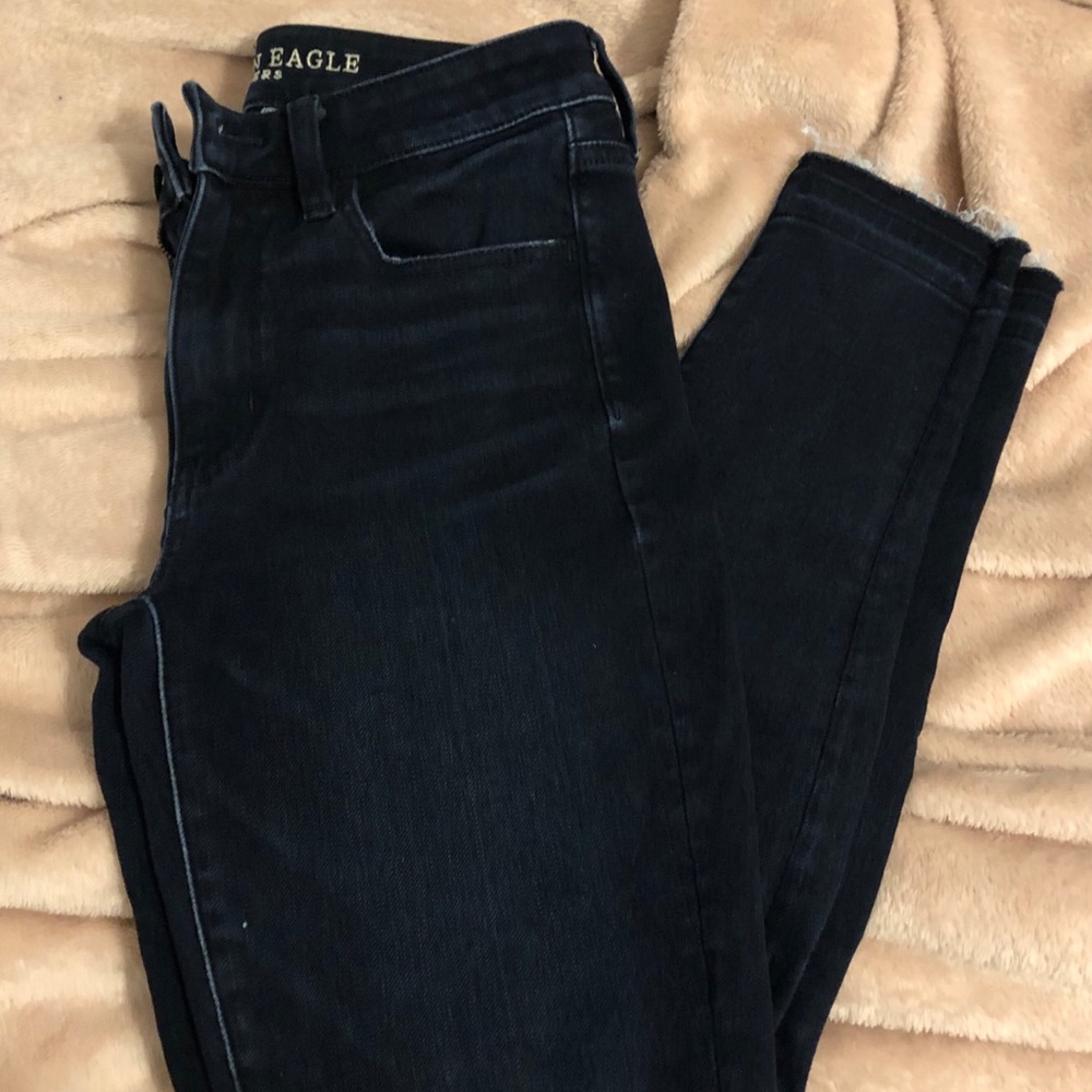 American Eagle dark-wash jeans! Never worn! Size 6